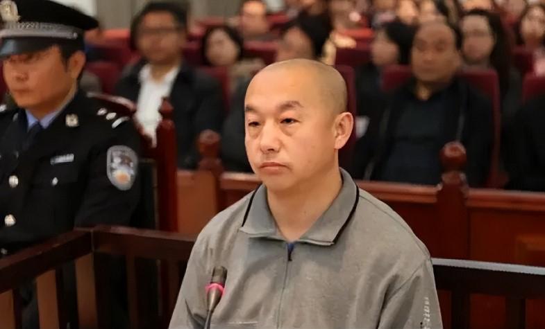 瘋狂斂財超4000萬，被判18年罰110萬，馮志強的惡行超過想象