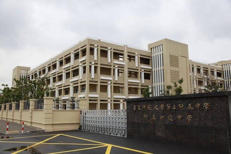 上海小學(xué)人數(shù)統(tǒng)計(jì)_上海市重點(diǎn)小學(xué)班級人數(shù)_上海小學(xué)人數(shù)