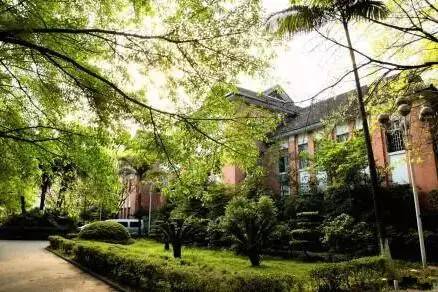重慶建筑大學(xué)_重慶建筑大學(xué)簡(jiǎn)介_重慶建筑工程學(xué)院